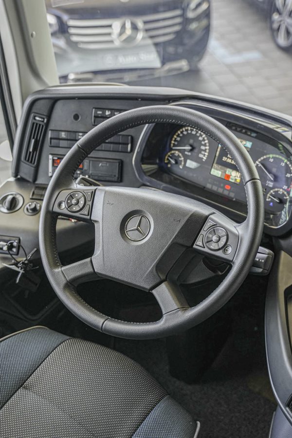 Autobusi i ri Benz Mercedes (17)
